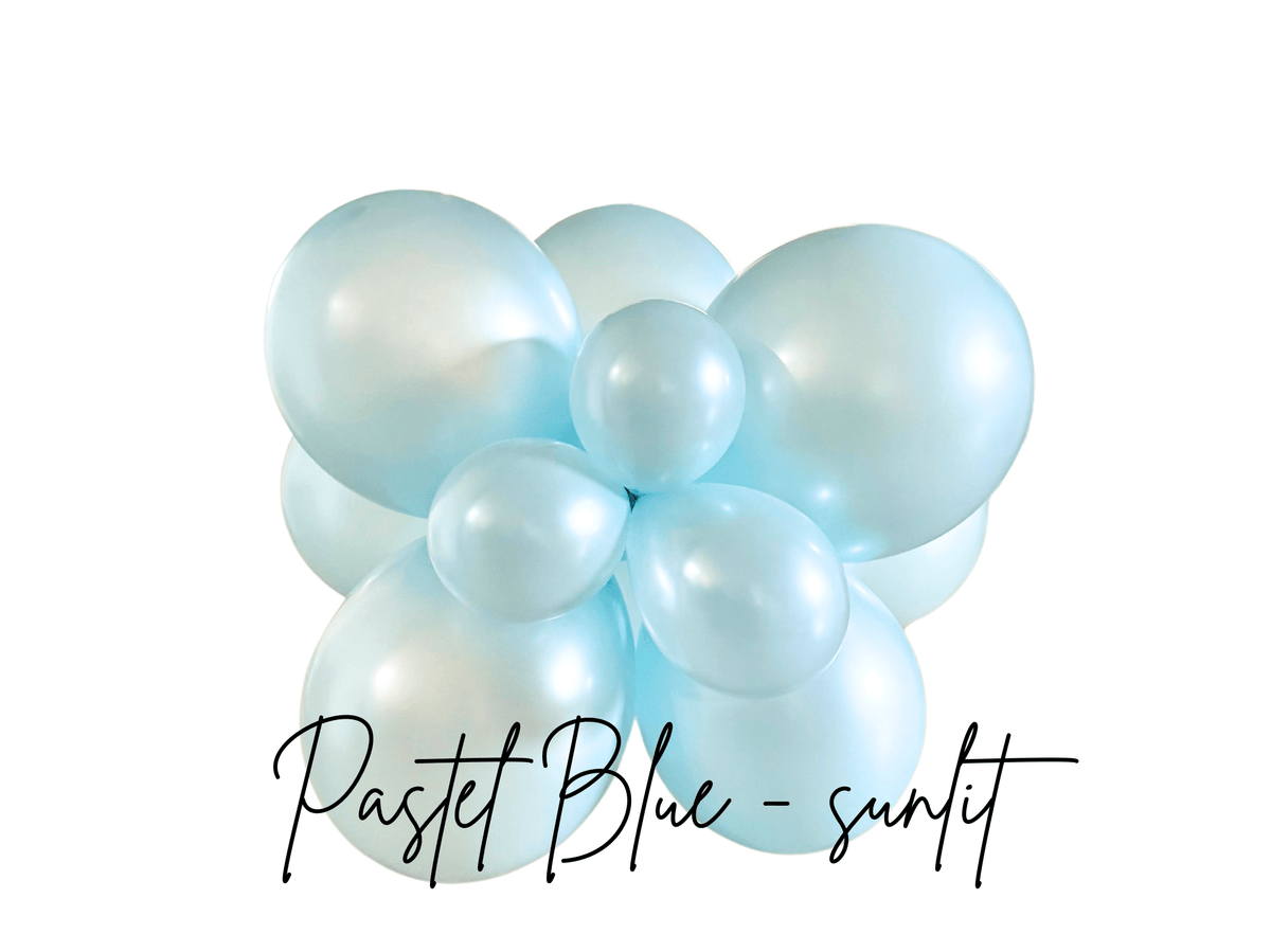 Premium Blue Ice Latex Balloon Cluster (5", 11” and 17”)